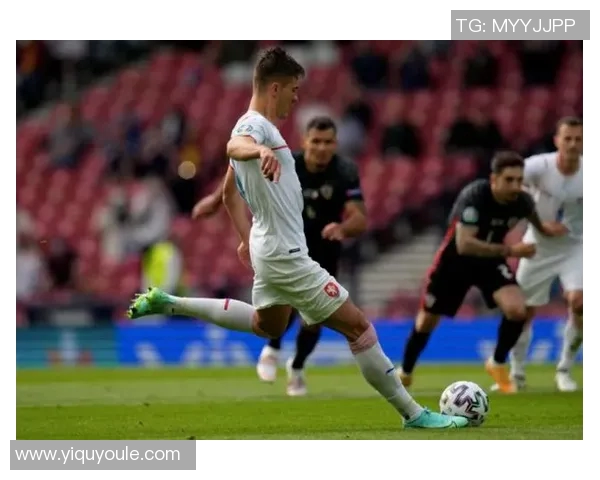 捷克足球明星希克的崛起与成就解析让我们一起回顾他的辉煌历程